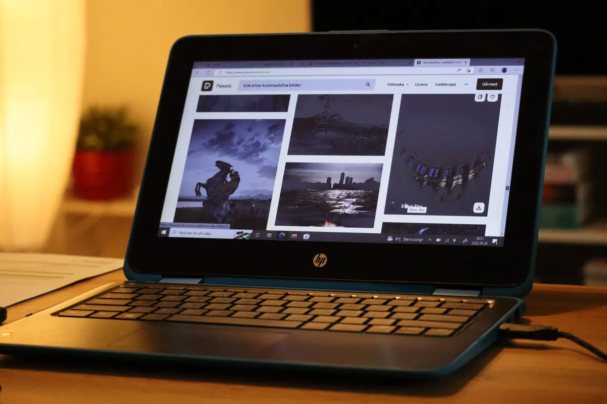 Laptop connected to an external monitor