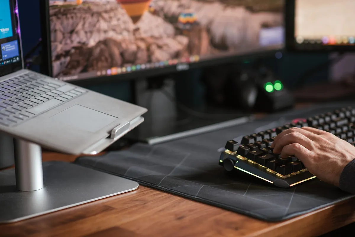 Portatile collegato a un monitor esterno